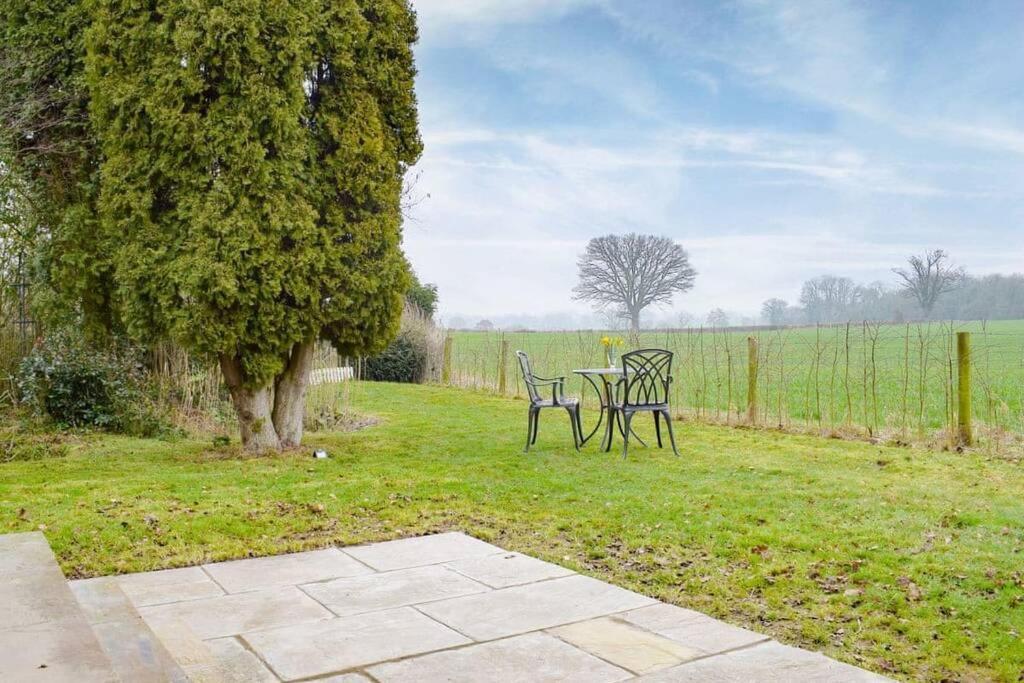Secluded Log In Beautiful Private Gardens Holiday home *